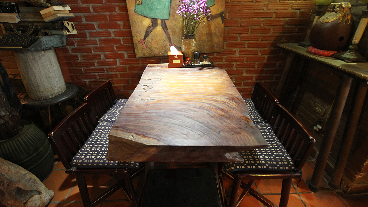 thiet-ke-noi-that-ban-ghe-cafe